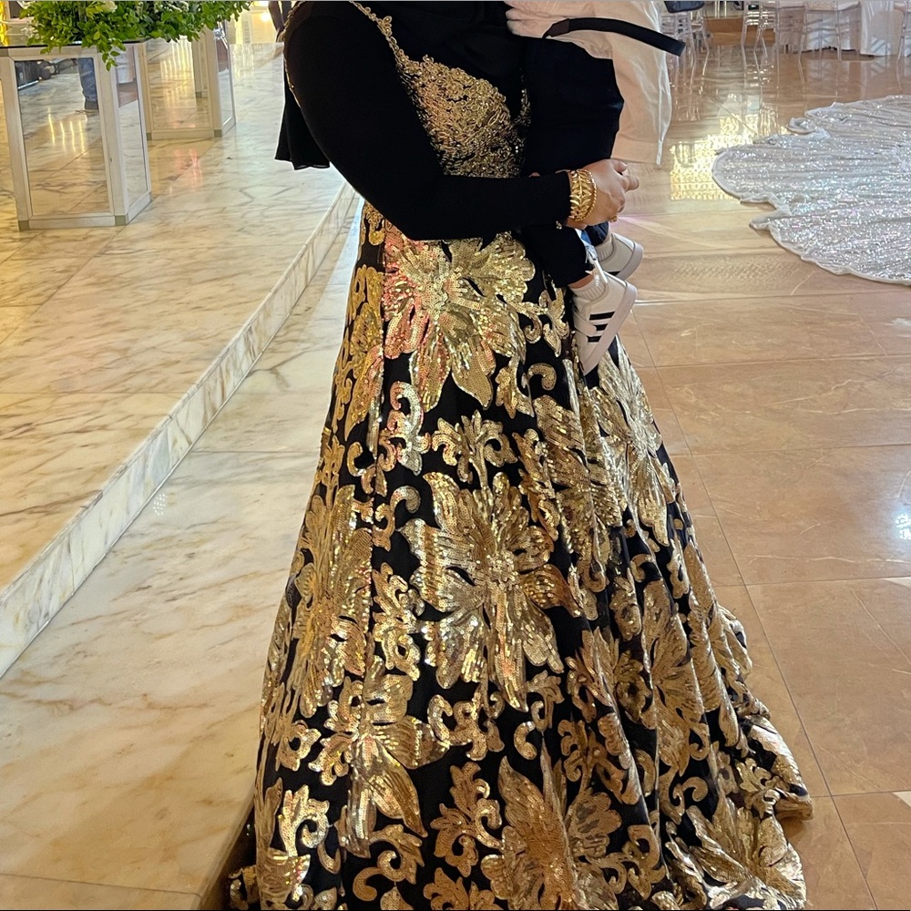 Wore this for my sisters wedding it’s a gorgeous dress